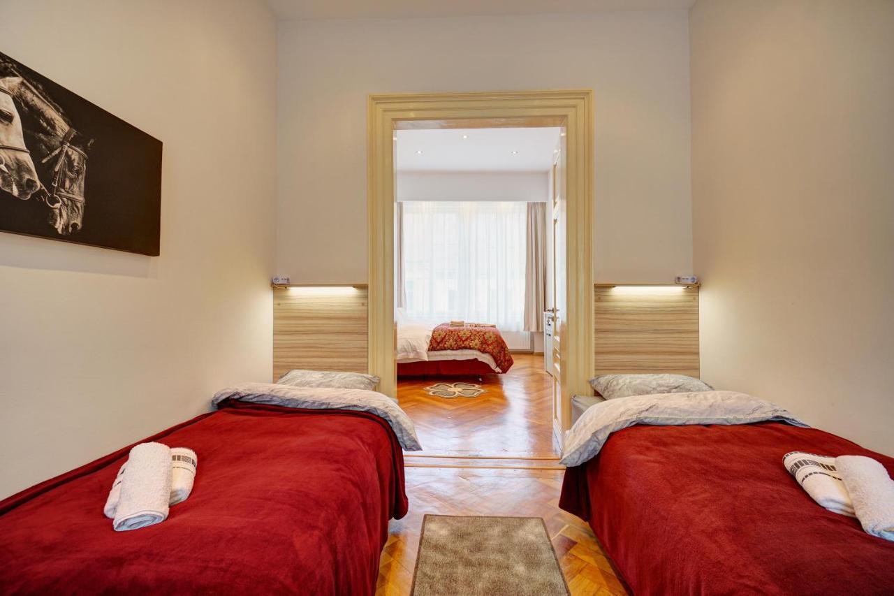 Casa De Vis, Brasov Old City Centre Apartment Exterior photo