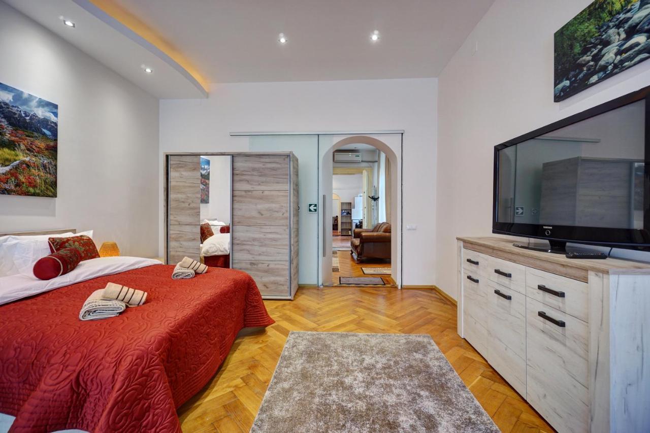 Casa De Vis, Brasov Old City Centre Apartment Exterior photo