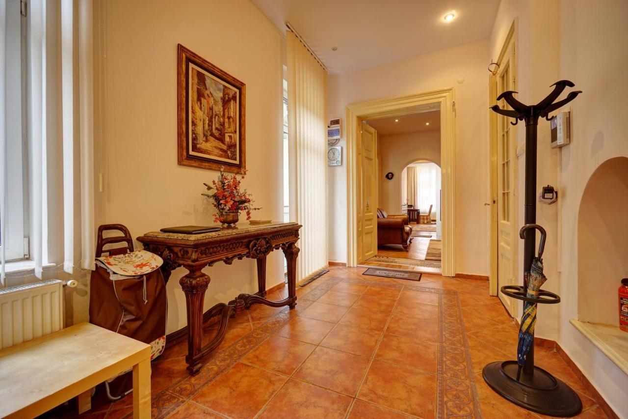Casa De Vis, Brasov Old City Centre Apartment Exterior photo