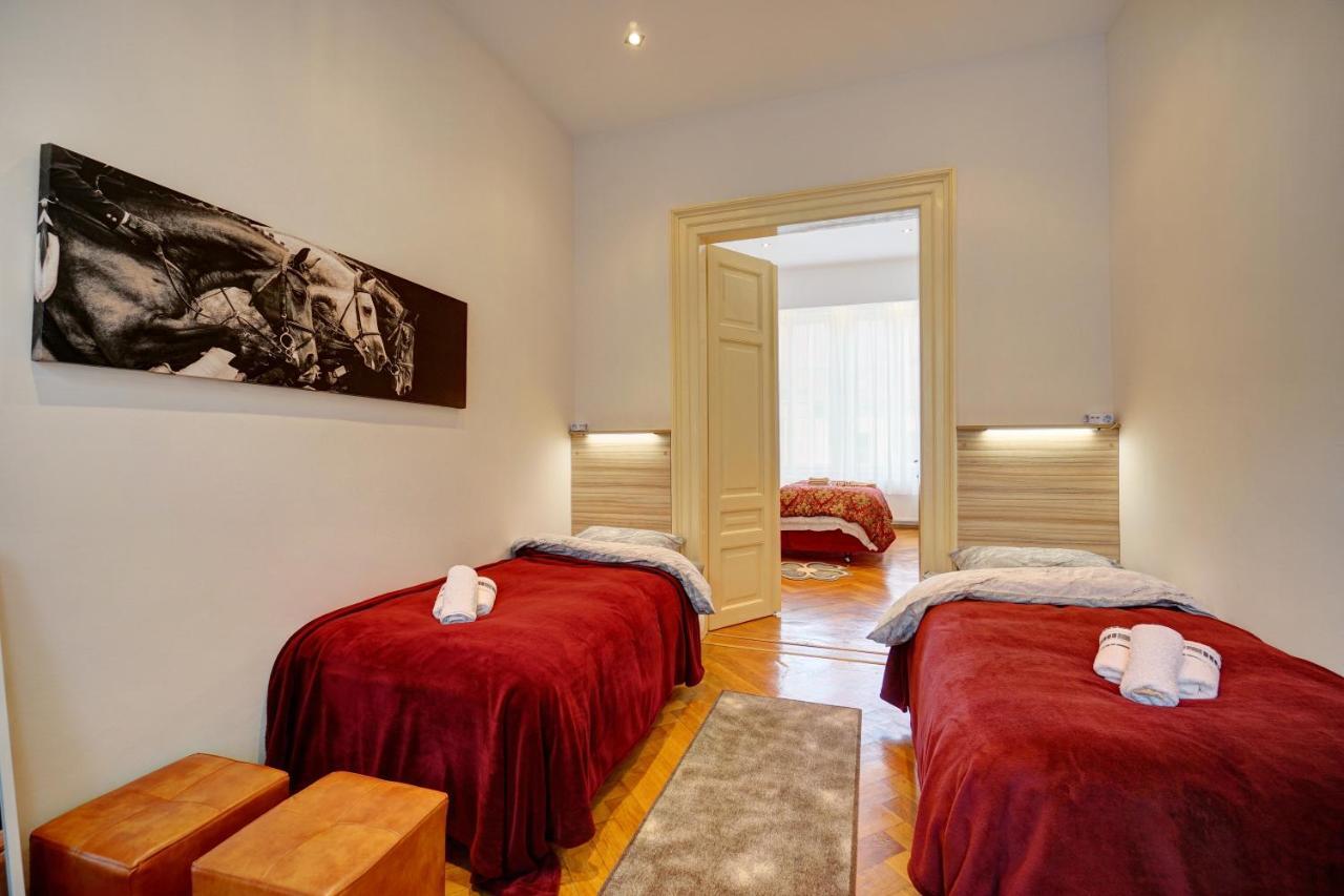 Casa De Vis, Brasov Old City Centre Apartment Exterior photo
