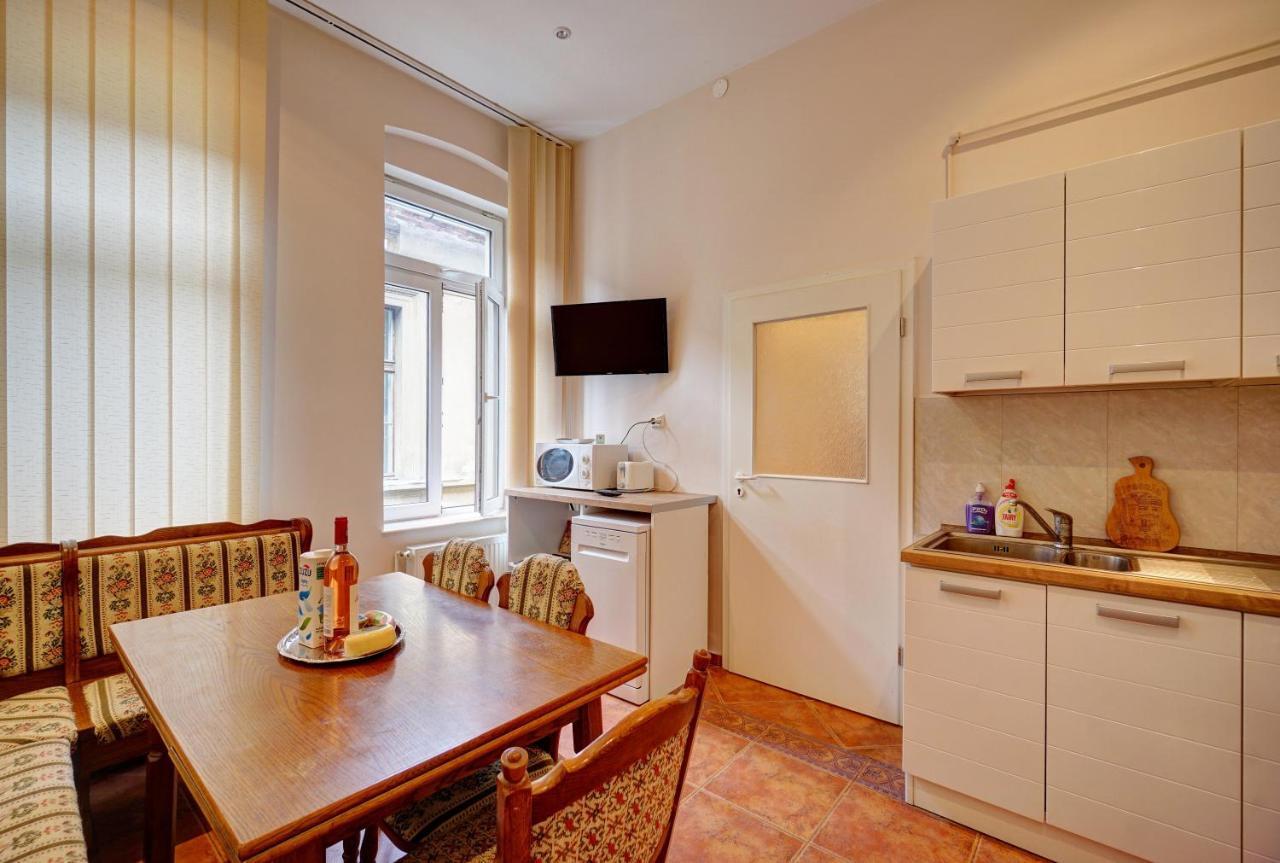 Casa De Vis, Brasov Old City Centre Apartment Exterior photo