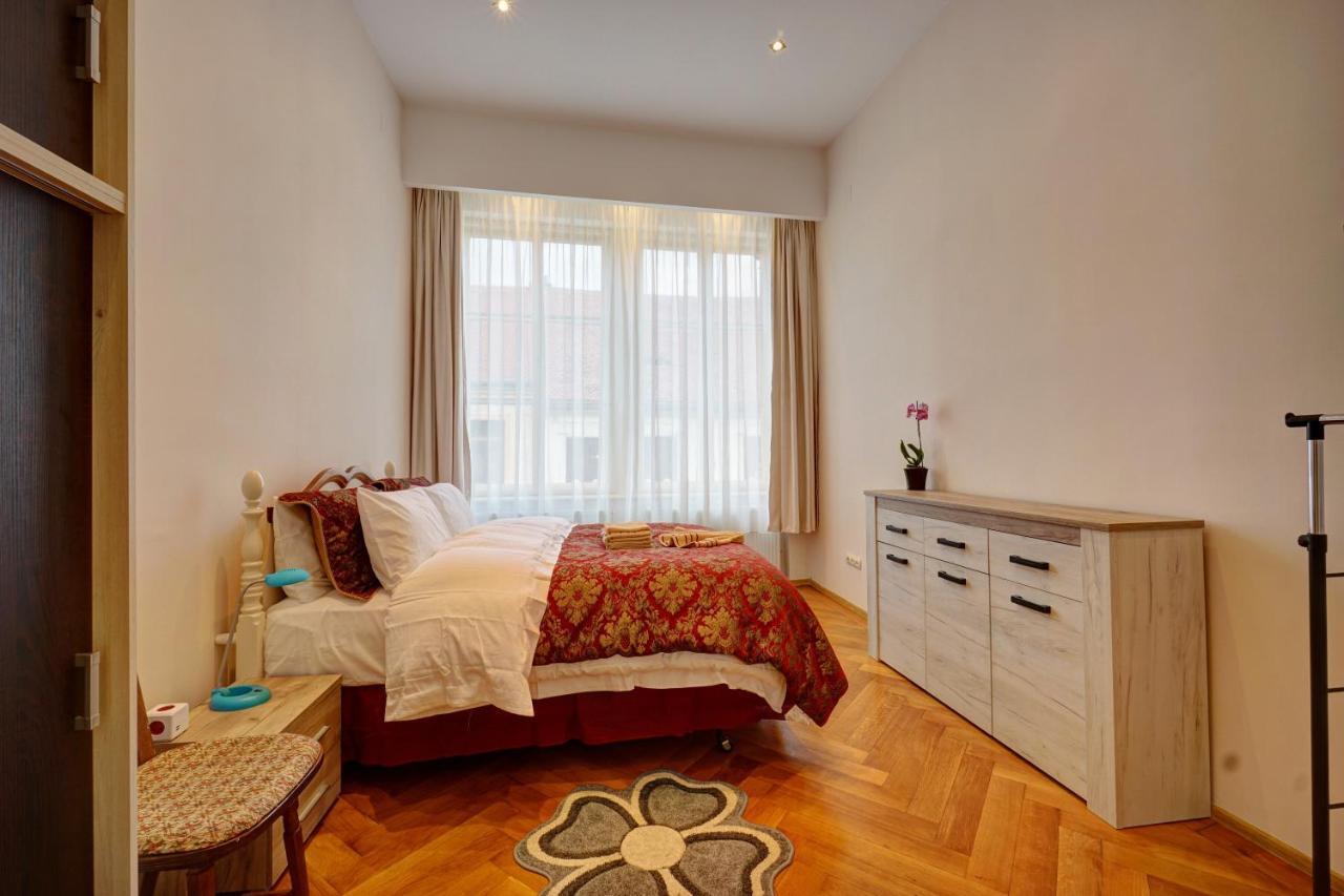 Casa De Vis, Brasov Old City Centre Apartment Exterior photo