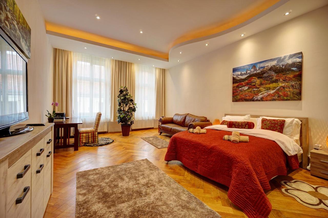 Casa De Vis, Brasov Old City Centre Apartment Exterior photo