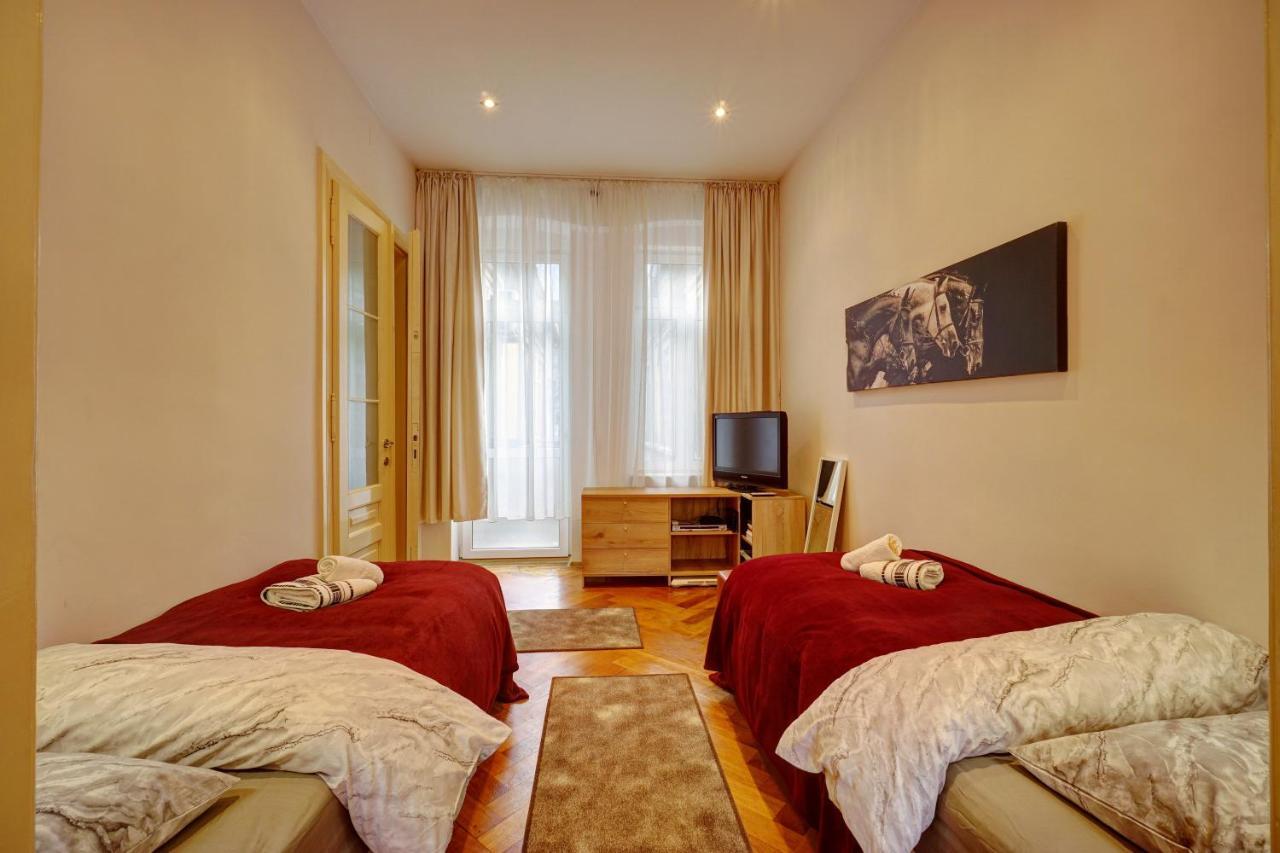 Casa De Vis, Brasov Old City Centre Apartment Exterior photo