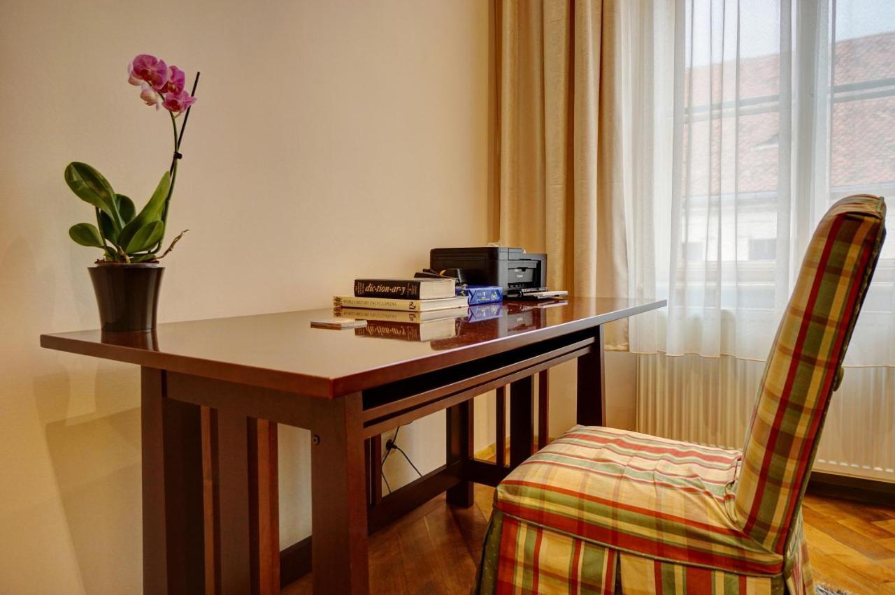 Casa De Vis, Brasov Old City Centre Apartment Exterior photo